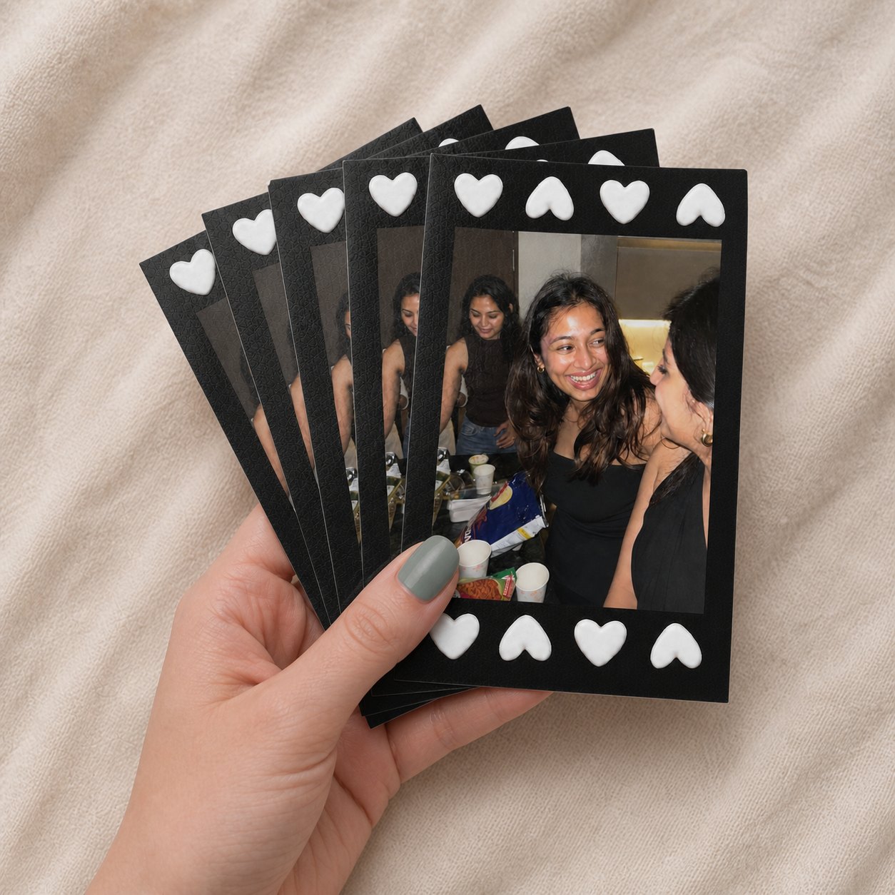 Mini Puffy Heart Black Polaroids